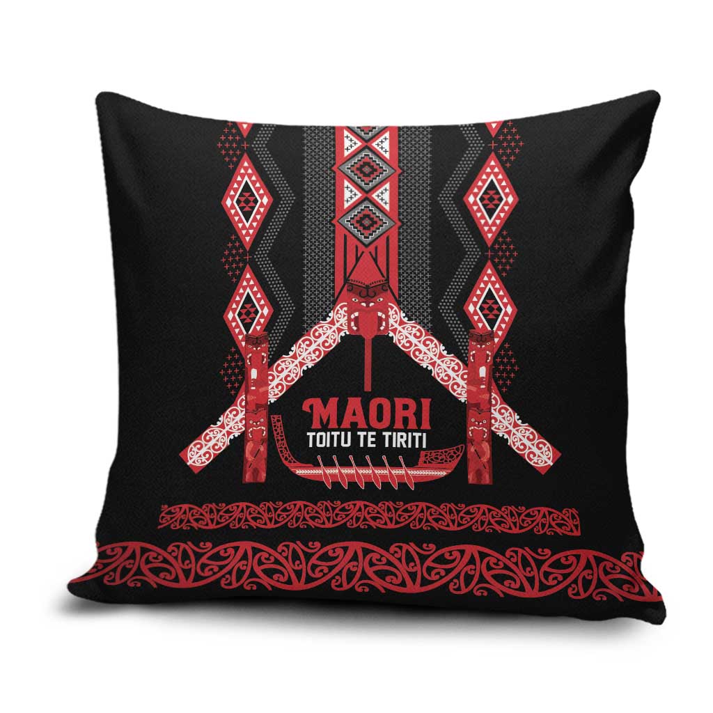 Toitu Te Tiriti Waitangi Pillow Cover Black Wharenui House - Aussie Hoodie