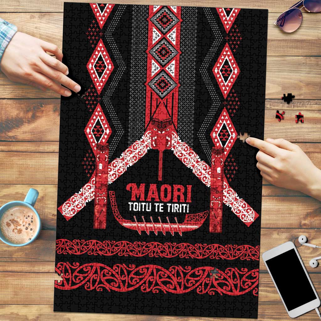 Toitu Te Tiriti Waitangi Puzzle Black Wharenui House - Aussie Hoodie
