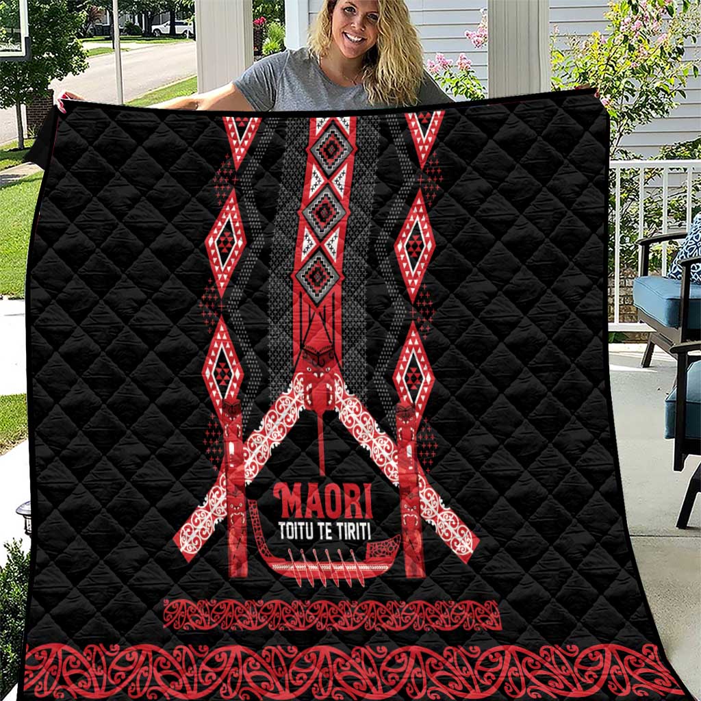 Toitu Te Tiriti Waitangi Quilt Black Wharenui House - Aussie Hoodie