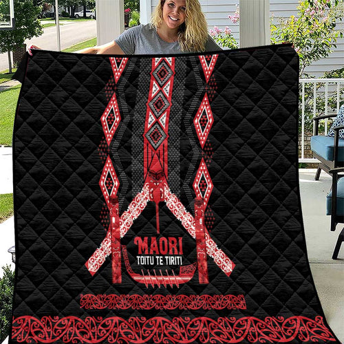 Toitu Te Tiriti Waitangi Quilt Black Wharenui House - Aussie Hoodie