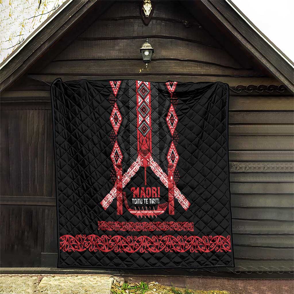 Toitu Te Tiriti Waitangi Quilt Black Wharenui House - Aussie Hoodie