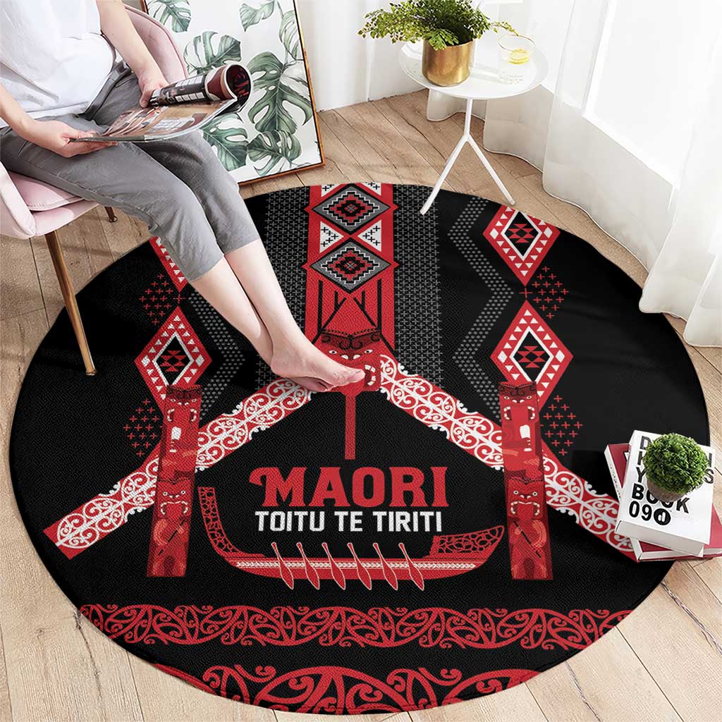 Toitu Te Tiriti Waitangi Round Carpet Black Wharenui House - Aussie Hoodie