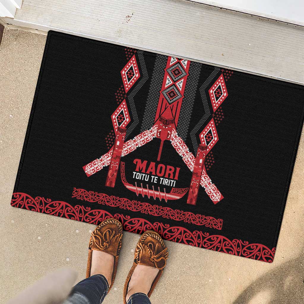 Toitu Te Tiriti Waitangi Rubber Doormat Black Wharenui House - Aussie Hoodie