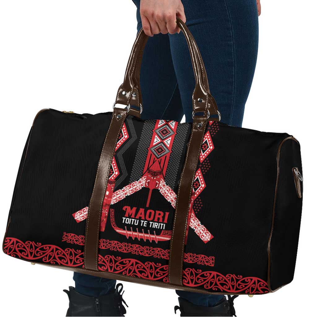 Toitu Te Tiriti Waitangi Travel Bag Black Wharenui House - Aussie Hoodie