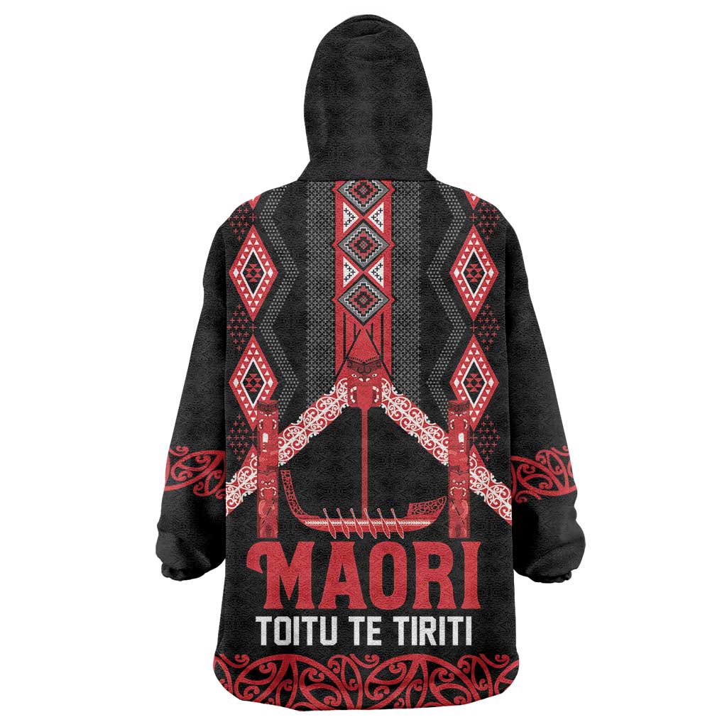 Toitu Te Tiriti Waitangi Wearable Blanket Hoodie Black Wharenui House - Aussie Hoodie