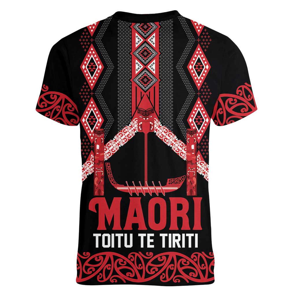 Toitu Te Tiriti Waitangi Women V-Neck T-Shirt Black Wharenui House - Aussie Hoodie