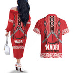 Toitu Te Tiriti Waitangi Couples Matching Off The Shoulder Long Sleeve Dress and Hawaiian Shirt Red Wharenui House - Aussie Hoodie
