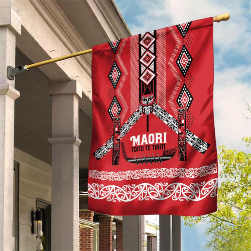 Toitu Te Tiriti Waitangi Garden Flag Red Wharenui House - Aussie Hoodie