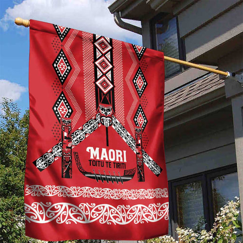Toitu Te Tiriti Waitangi Garden Flag Red Wharenui House - Aussie Hoodie