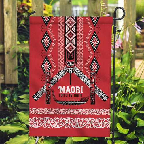 Toitu Te Tiriti Waitangi Garden Flag Red Wharenui House - Aussie Hoodie