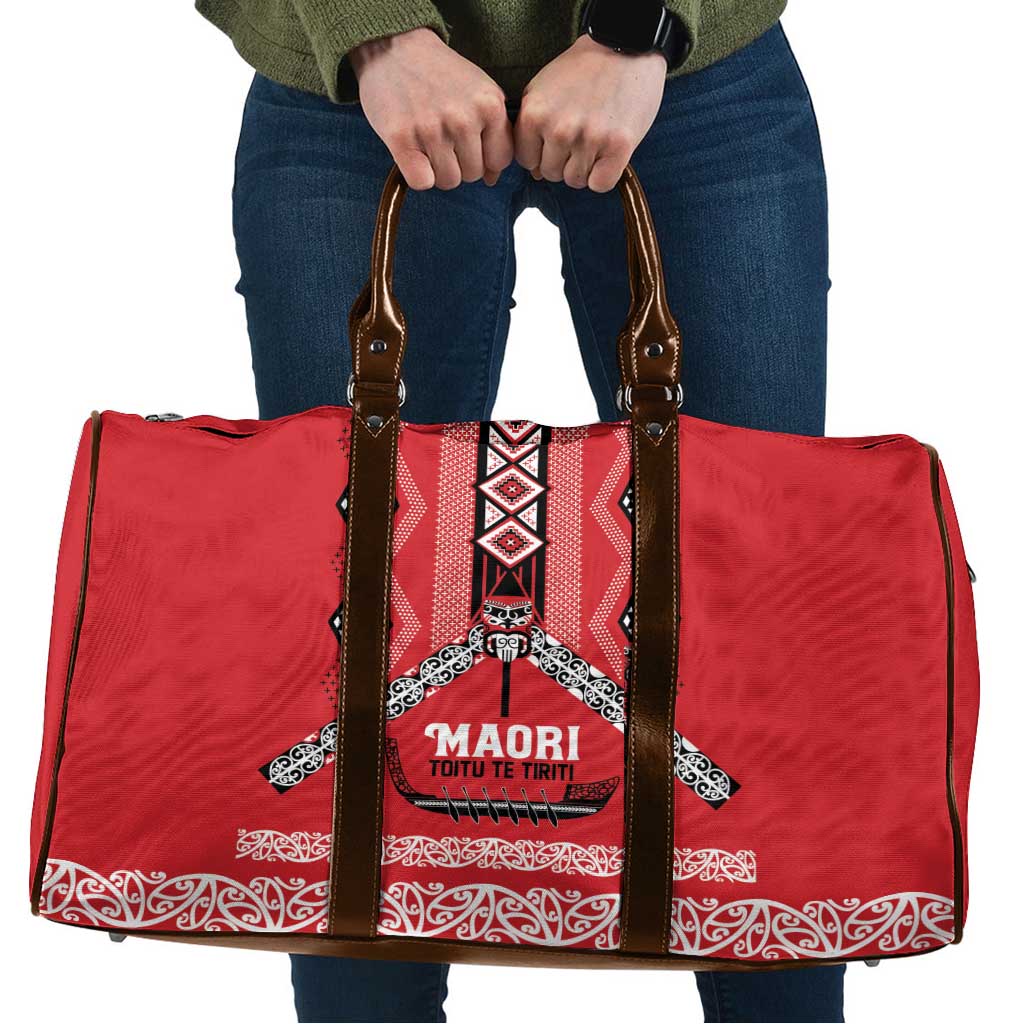 Toitu Te Tiriti Waitangi Travel Bag Red Wharenui House - Aussie Hoodie