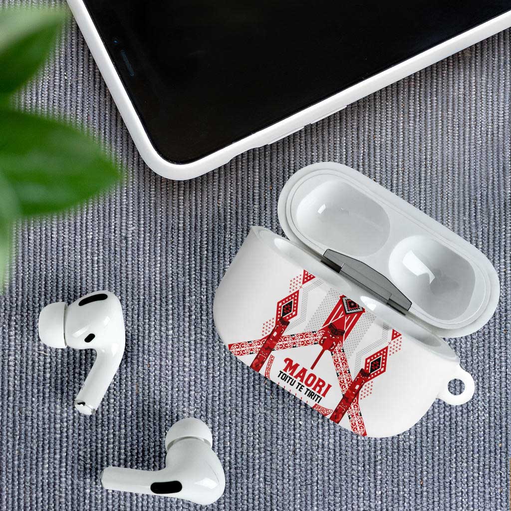 Toitu Te Tiriti Waitangi AirPods Case White Wharenui House - Aussie Hoodie