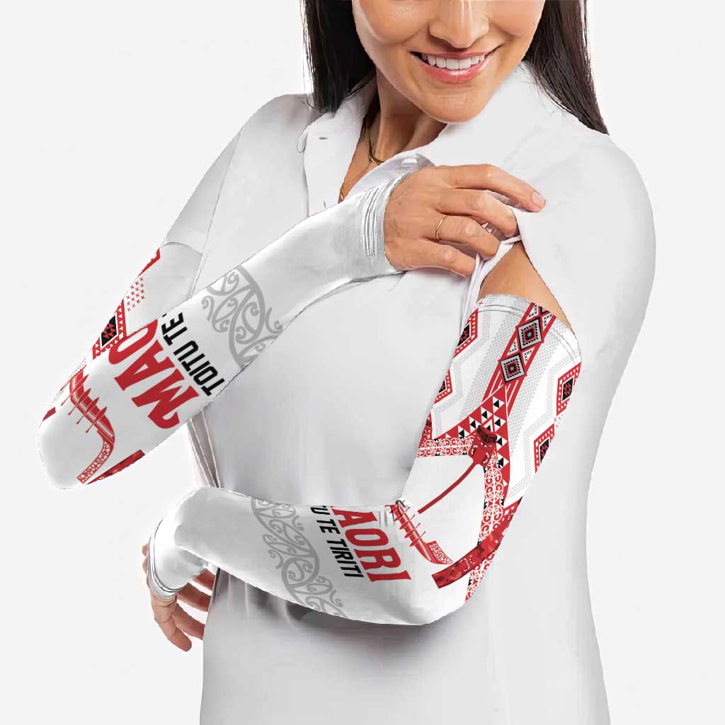 Toitu Te Tiriti Waitangi Arm Sleeves White Wharenui House - Aussie Hoodie