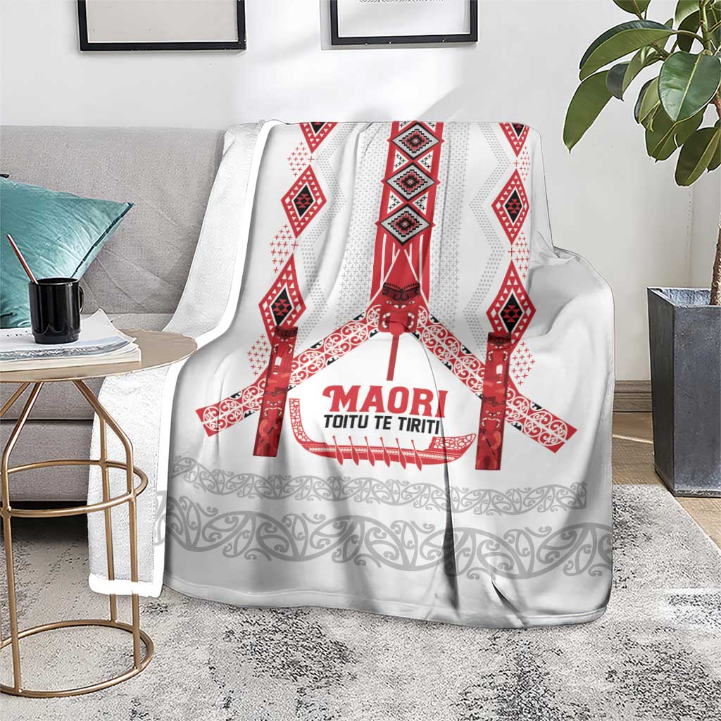 Toitu Te Tiriti Waitangi Blanket White Wharenui House - Aussie Hoodie