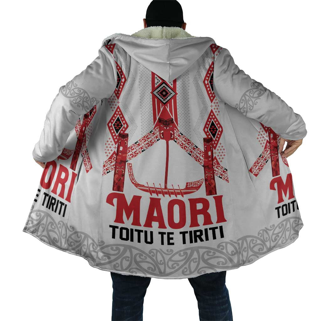 Toitu Te Tiriti Waitangi Cloak White Wharenui House - Aussie Hoodie
