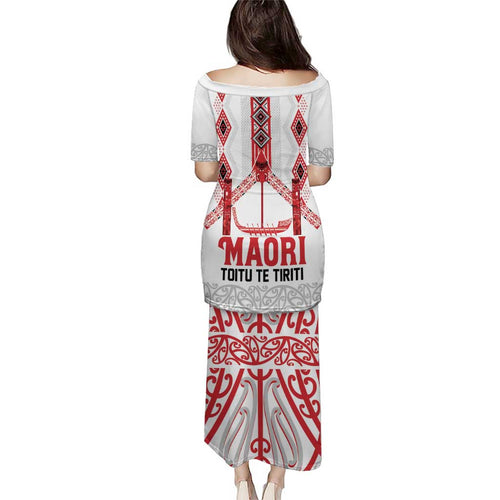 Toitu Te Tiriti Waitangi Family Matching Puletasi and Hawaiian Shirt White Wharenui House - Aussie Hoodie