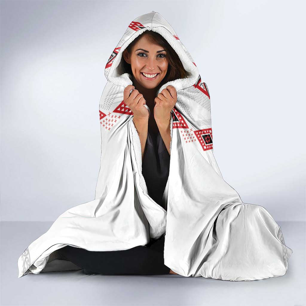 Toitu Te Tiriti Waitangi Hooded Blanket White Wharenui House - Aussie Hoodie