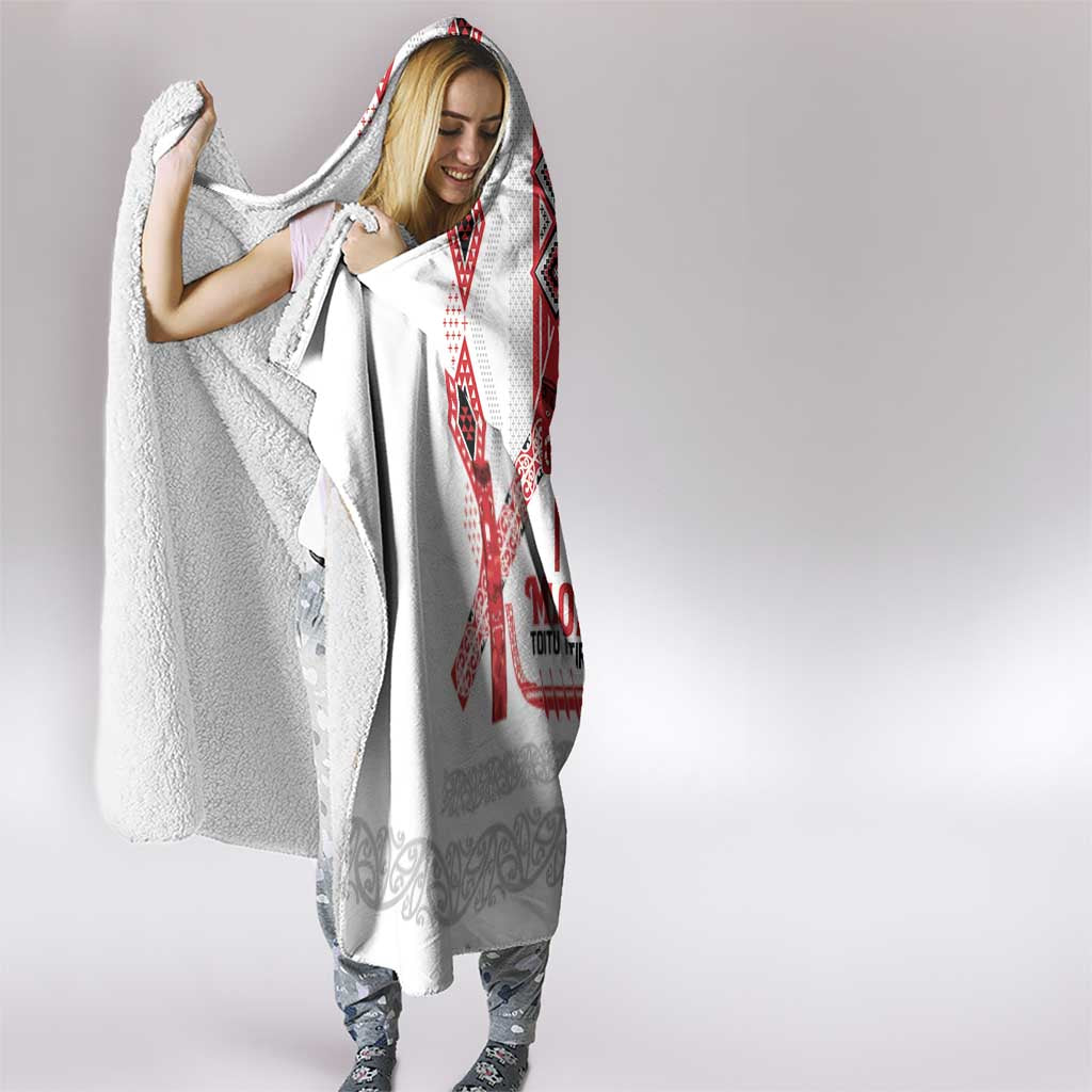 Toitu Te Tiriti Waitangi Hooded Blanket White Wharenui House - Aussie Hoodie