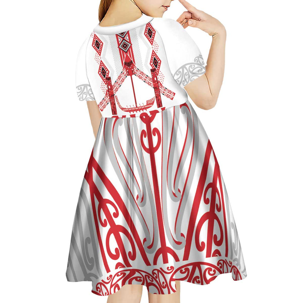 Toitu Te Tiriti Waitangi Kid Short Sleeve Dress White Wharenui House - Aussie Hoodie