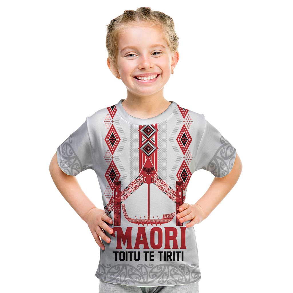 Toitu Te Tiriti Waitangi Kid T Shirt White Wharenui House - Aussie Hoodie