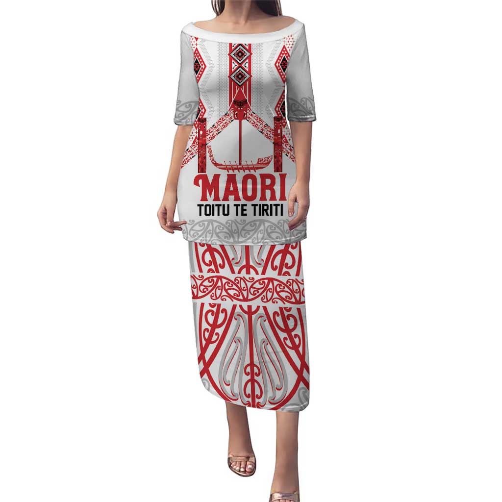 Toitu Te Tiriti Waitangi Puletasi White Wharenui House - Aussie Hoodie