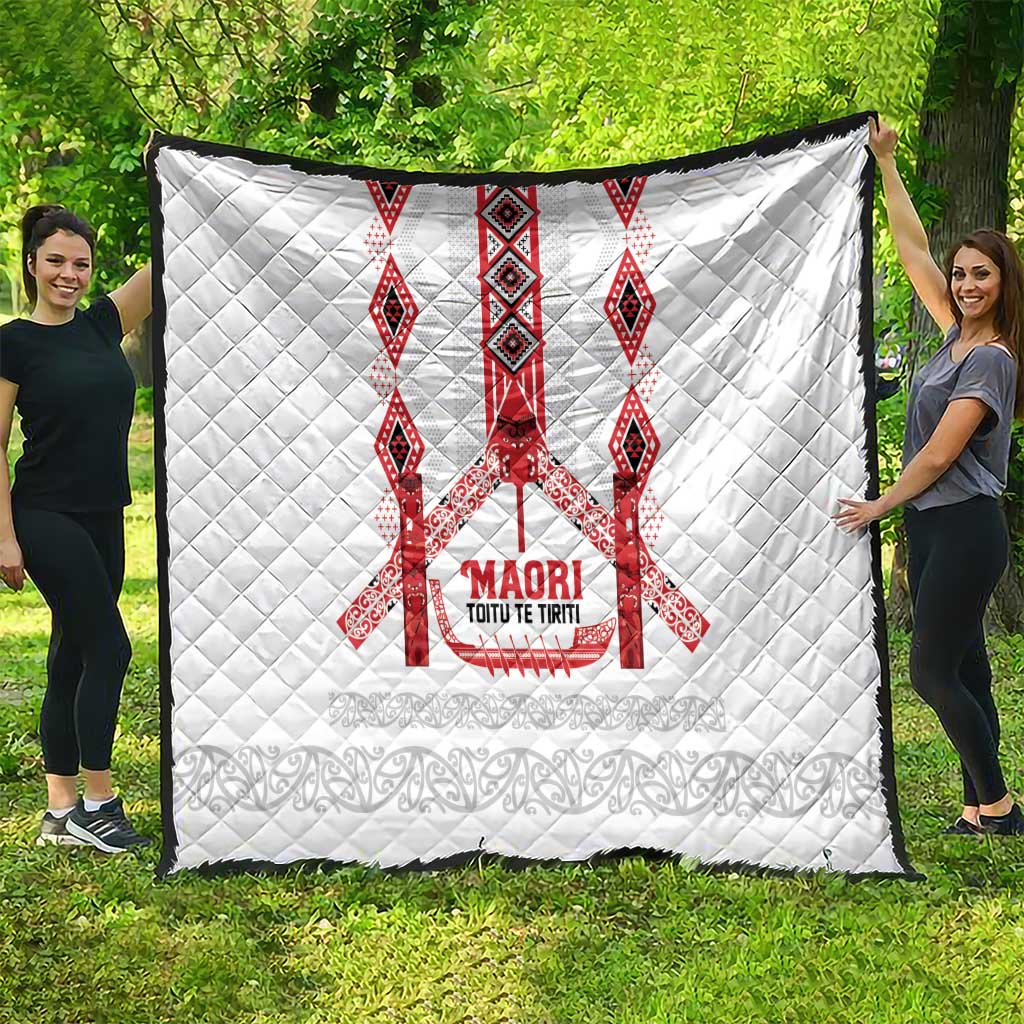 Toitu Te Tiriti Waitangi Quilt White Wharenui House - Aussie Hoodie