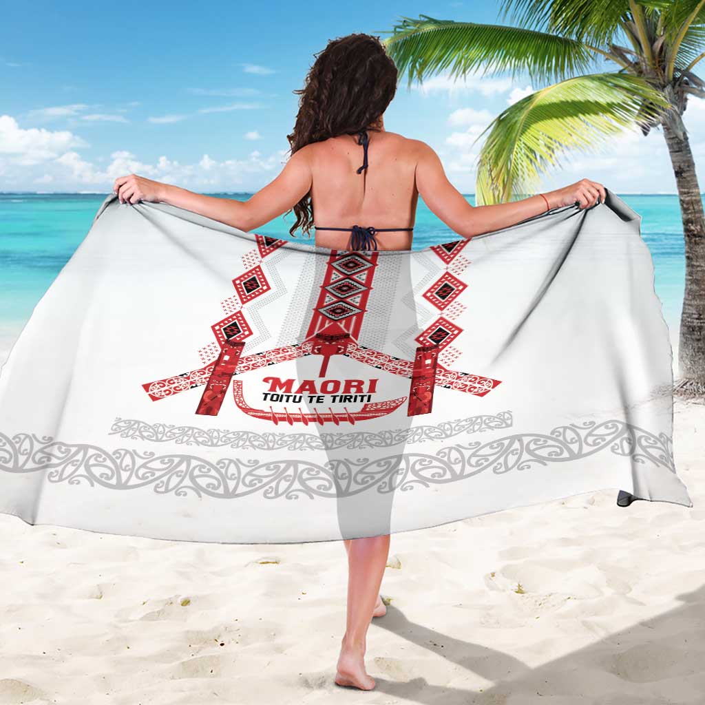 Toitu Te Tiriti Waitangi Sarong White Wharenui House - Aussie Hoodie