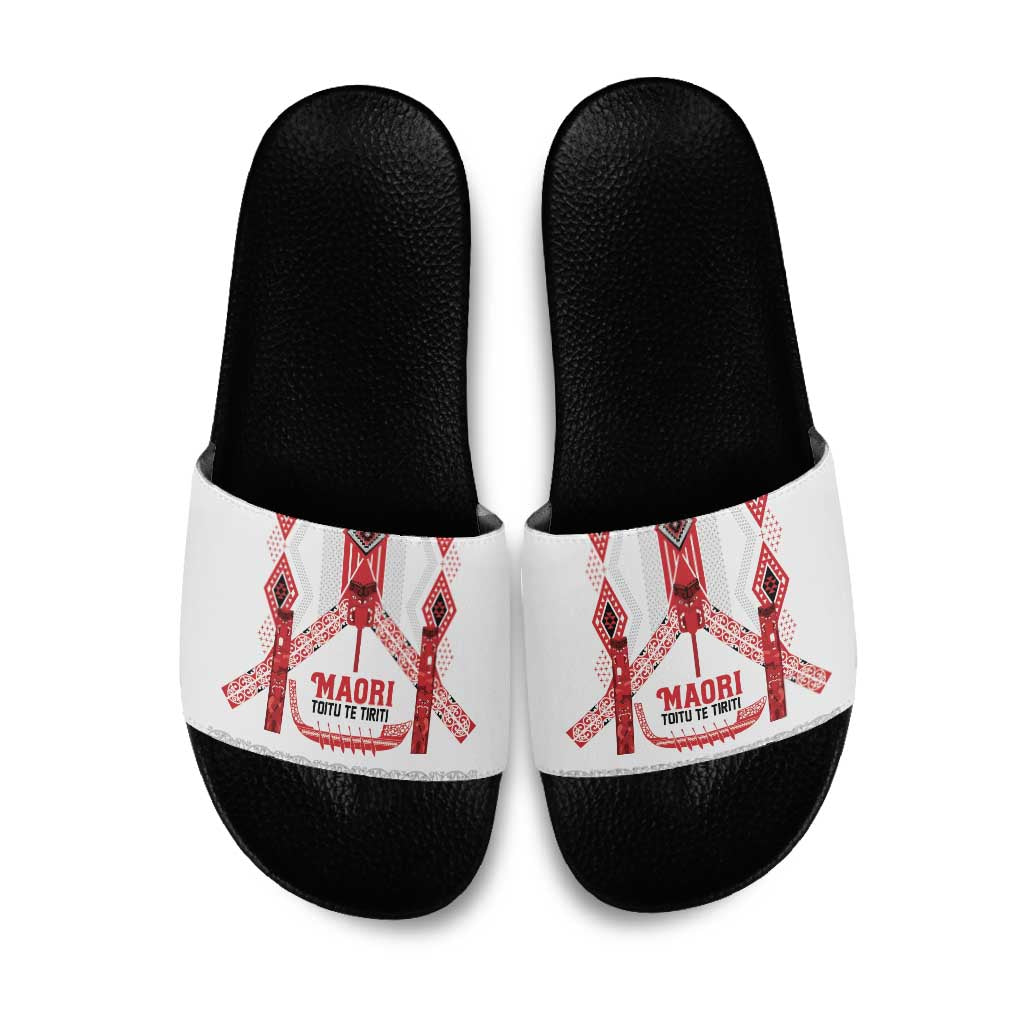 Toitu Te Tiriti Waitangi Slide Sandals White Wharenui House - Aussie Hoodie
