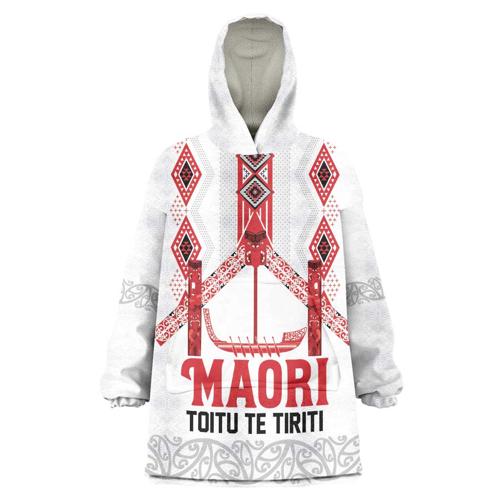 Toitu Te Tiriti Waitangi Wearable Blanket Hoodie White Wharenui House - Aussie Hoodie