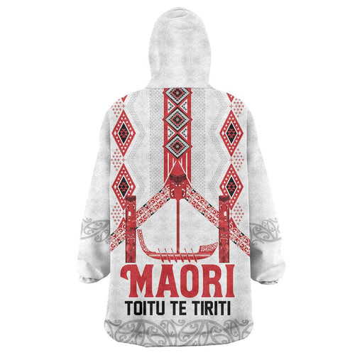 Toitu Te Tiriti Waitangi Wearable Blanket Hoodie White Wharenui House - Aussie Hoodie