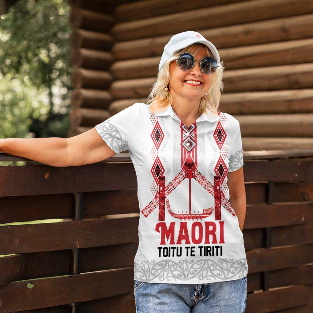 Toitu Te Tiriti Waitangi Women Polo Shirt White Wharenui House - Aussie Hoodie