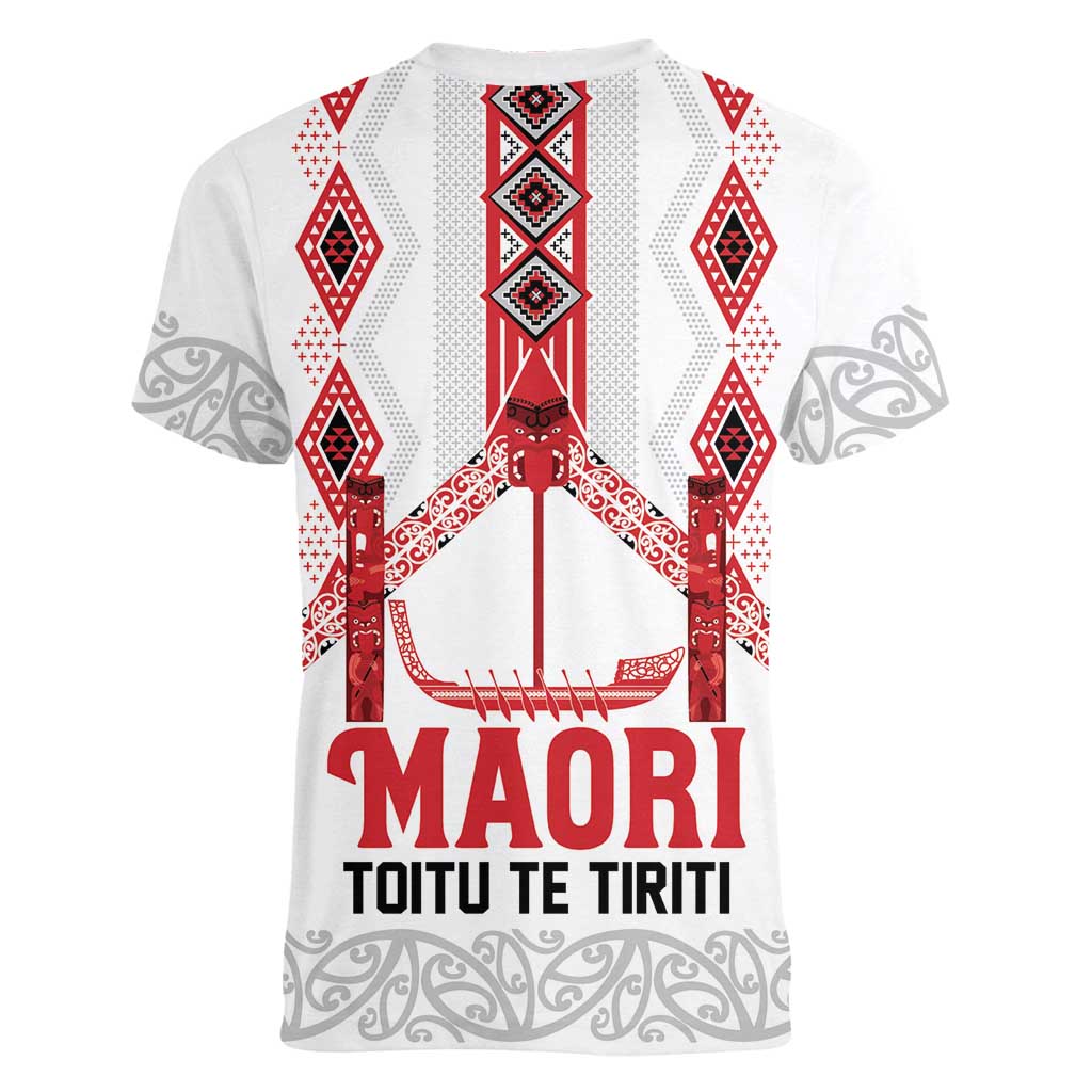 Toitu Te Tiriti Waitangi Women V-Neck T-Shirt White Wharenui House - Aussie Hoodie
