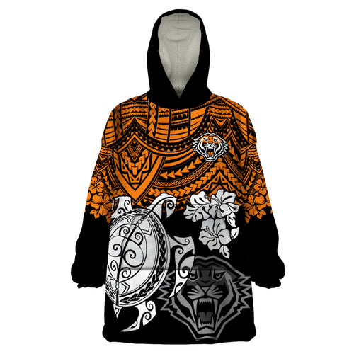 custom-wests-tigers-rugby-wearable-blanket-hoodie-hibiscus-and-turtle-with-polynesian-pattern