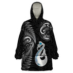 personalised-new-zealand-wearable-blanket-hoodie-aotearoa-silver-fern-with-manaia-maori-unique-black