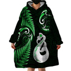 personalised-new-zealand-wearable-blanket-hoodie-aotearoa-silver-fern-with-manaia-maori-unique-green