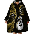 personalised-new-zealand-wearable-blanket-hoodie-aotearoa-silver-fern-with-manaia-maori-unique-gold