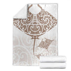 New Zealand Manta Ray Tattoo Blanket Aotearoa Maori Haehae Beige - Aussie Hoodie