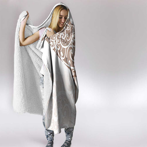 New Zealand Manta Ray Tattoo Hooded Blanket Aotearoa Maori Haehae Beige - Aussie Hoodie