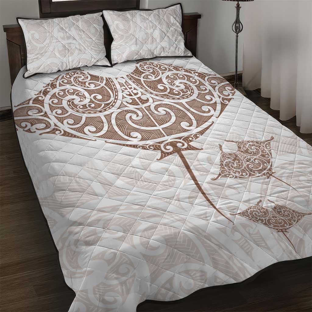 New Zealand Manta Ray Tattoo Quilt Bed Set Aotearoa Maori Haehae Beige - Aussie Hoodie