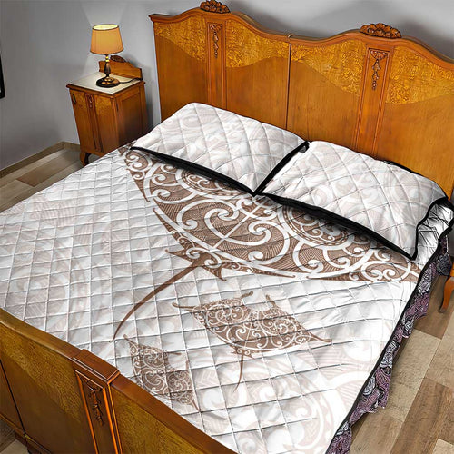 New Zealand Manta Ray Tattoo Quilt Bed Set Aotearoa Maori Haehae Beige - Aussie Hoodie