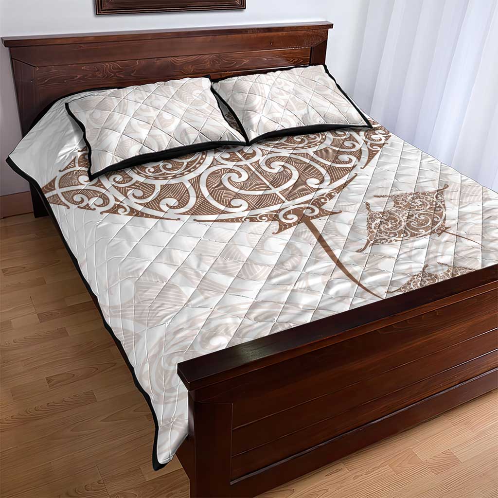 New Zealand Manta Ray Tattoo Quilt Bed Set Aotearoa Maori Haehae Beige - Aussie Hoodie