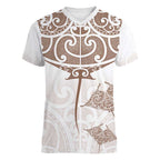 New Zealand Manta Ray Tattoo Women V-Neck T-Shirt Aotearoa Maori Haehae Beige - Aussie Hoodie