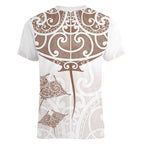 New Zealand Manta Ray Tattoo Women V-Neck T-Shirt Aotearoa Maori Haehae Beige - Aussie Hoodie
