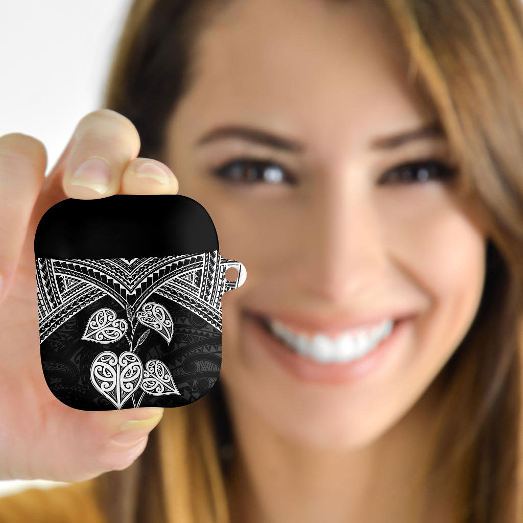 Black New Zealand Kawakawa Maori Ngaru AirPods Case
