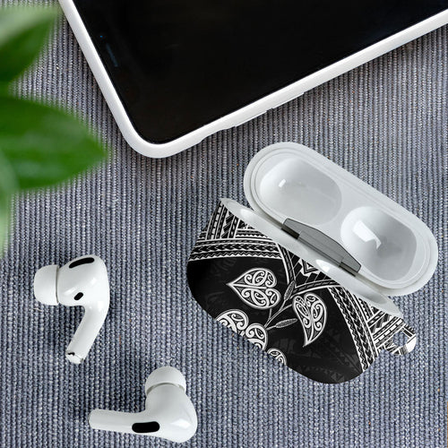 Black New Zealand Kawakawa Maori Ngaru AirPods Case