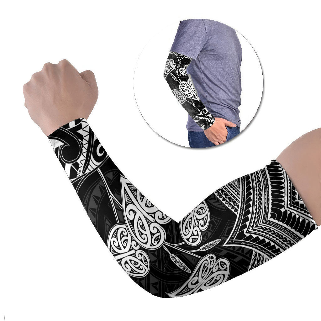 Black New Zealand Kawakawa Maori Ngaru Arm Sleeves