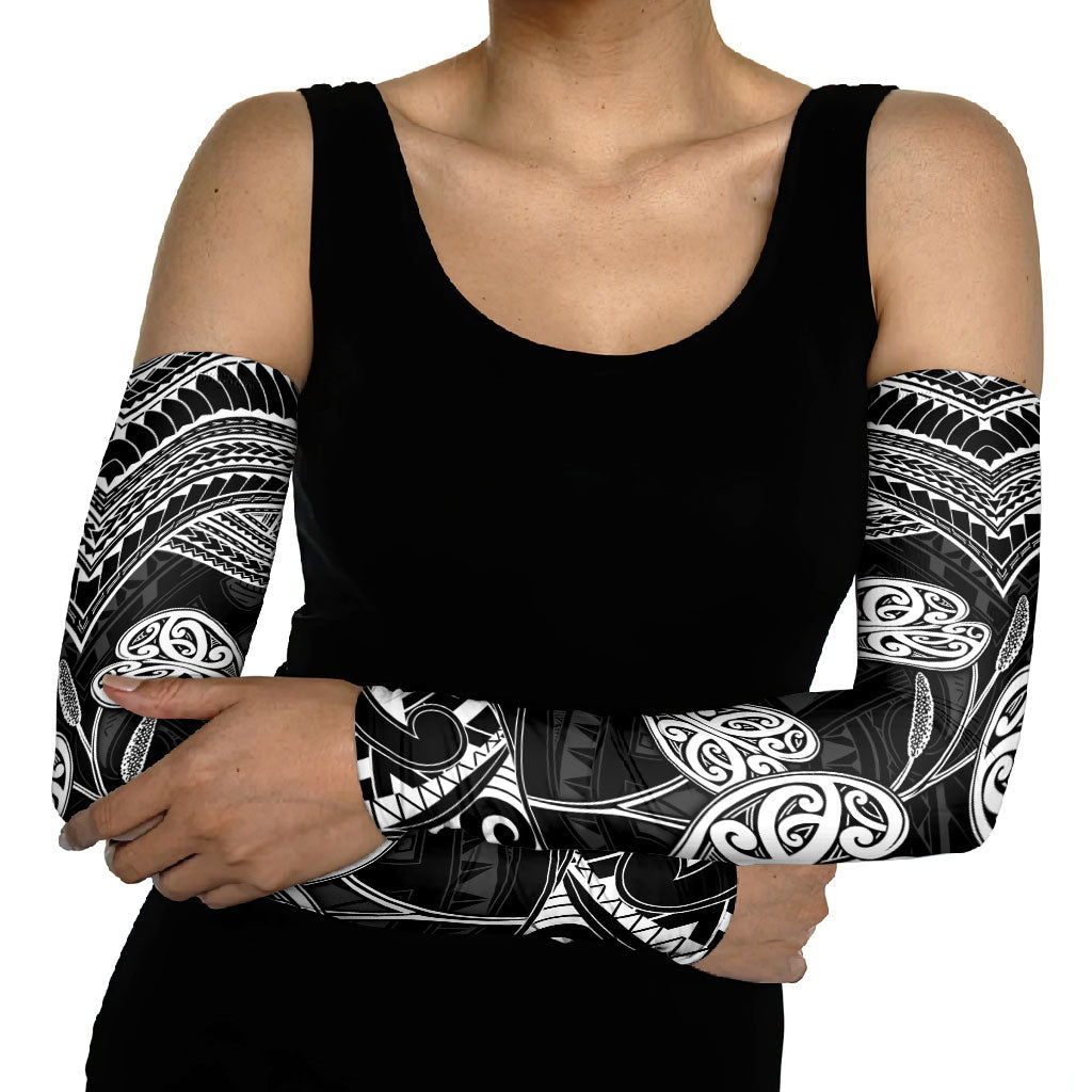 Black New Zealand Kawakawa Maori Ngaru Arm Sleeves