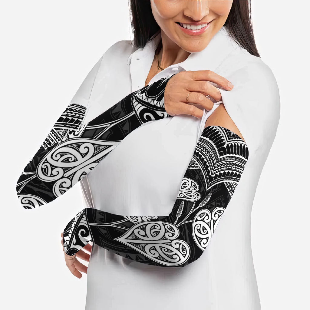 Black New Zealand Kawakawa Maori Ngaru Arm Sleeves