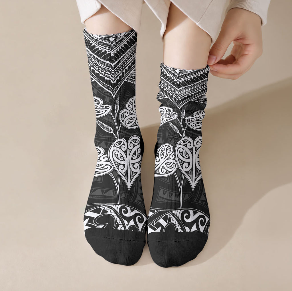 Black New Zealand Kawakawa Maori Ngaru Crew Socks