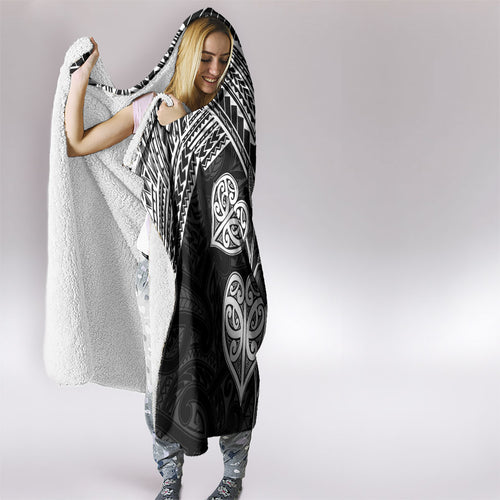 Black New Zealand Kawakawa Maori Ngaru Hooded Blanket